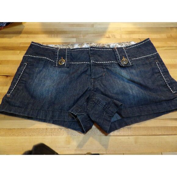 Tyte Shorts Size 11 - Picture 1 of 4